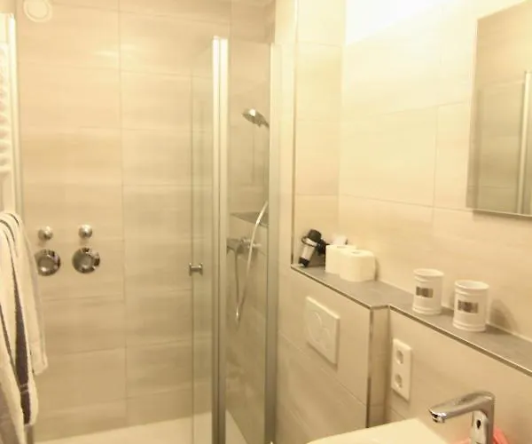 Hues De Karming Westerland